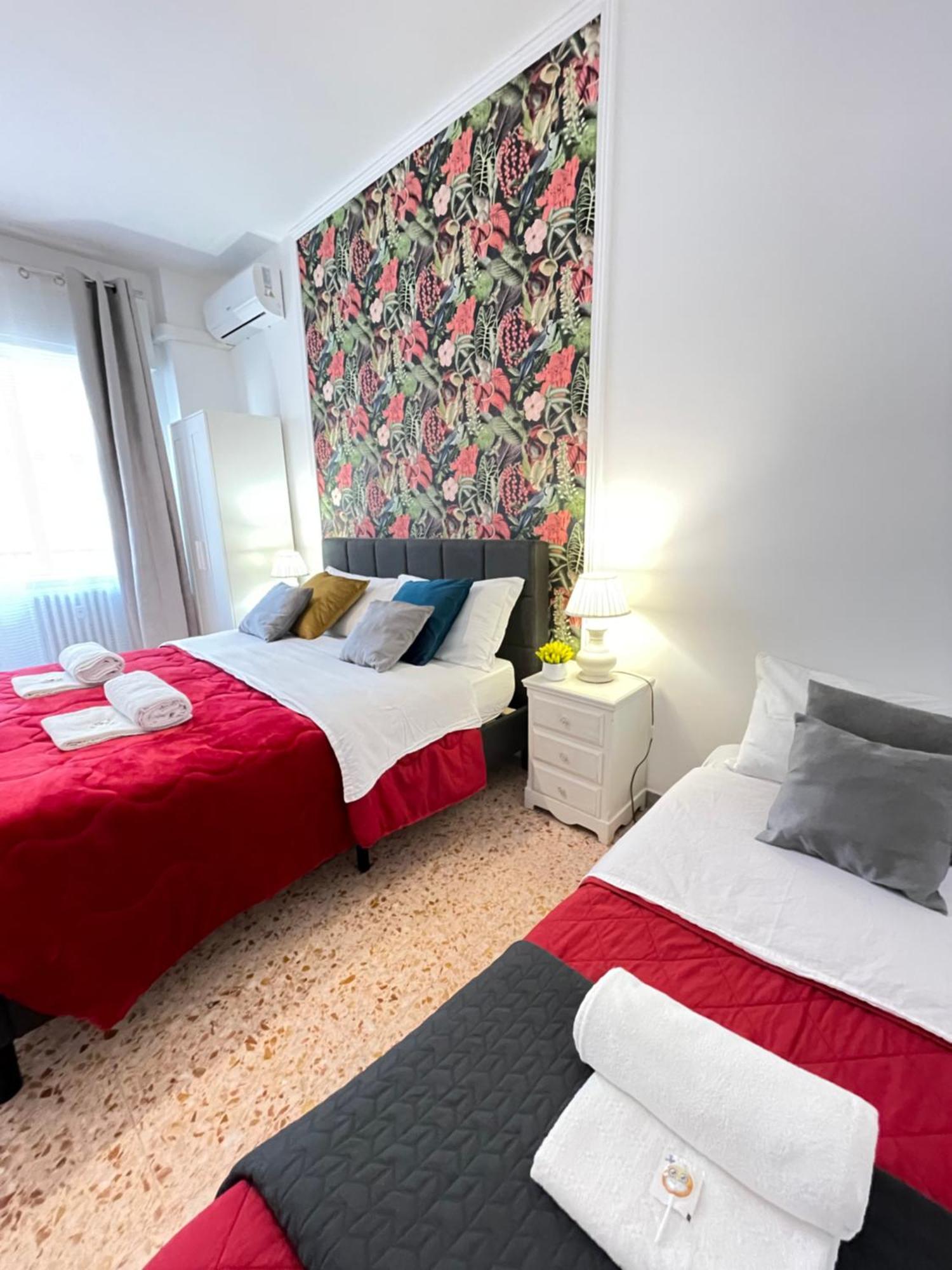 Forty1 Apartment Near Metro Cipro Rom Exteriör bild